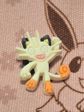 3/$10 Meowth Croc Charm – Jumping Classic Pokémon Jibbit